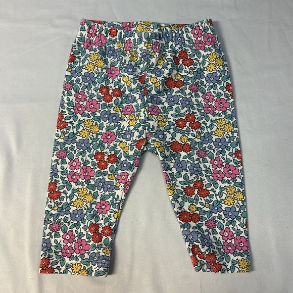 GAP - 2 piece newborn baby outfit/set. Size 0-3 months - Picture 4 of 5